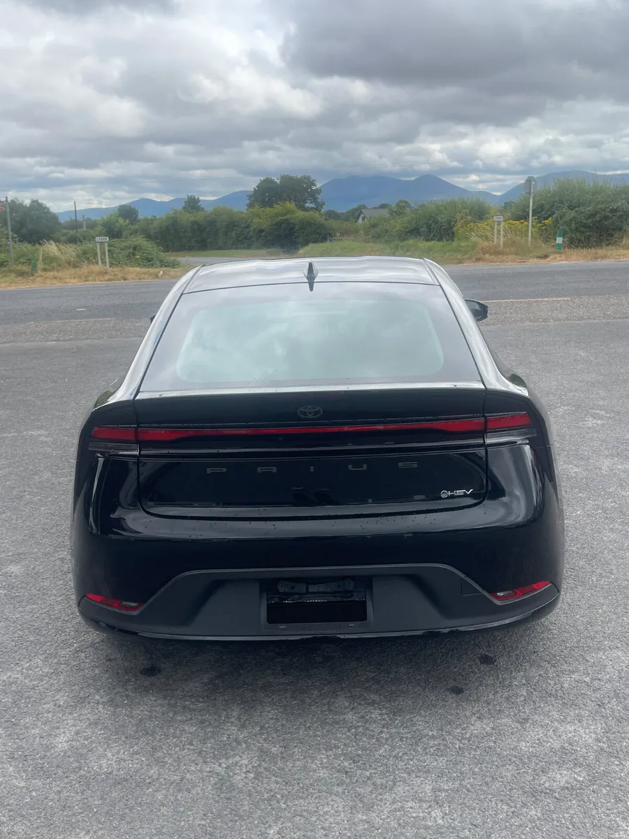 Toyota Prius 2023 - Image 6