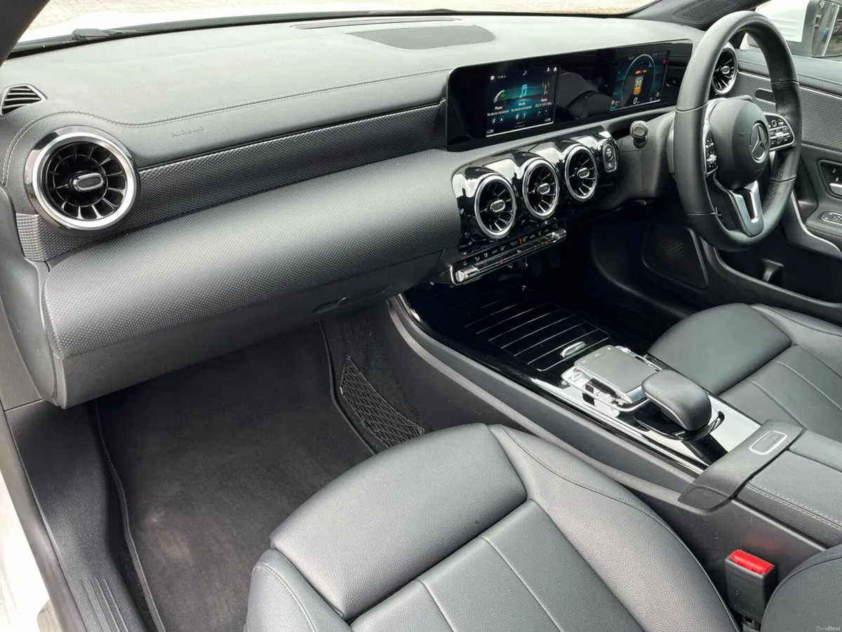 Mercedes-Benz CLA 180 Progressive Line Coupe - Image 6