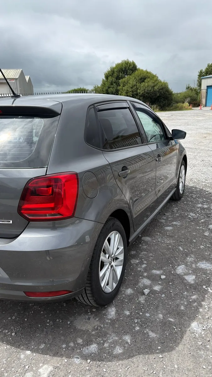 Volkswagen polo - Image 4