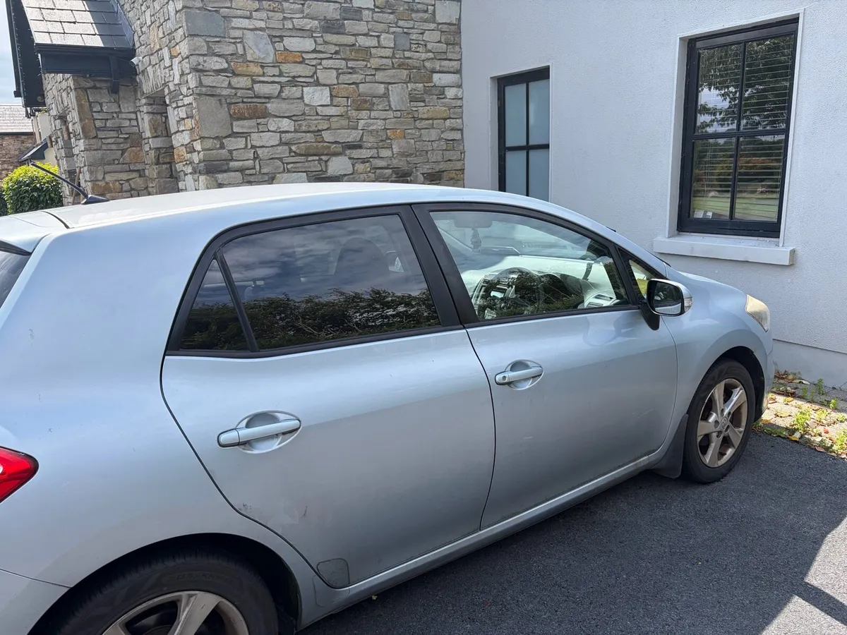 Toyota Auris 2010 - Image 3