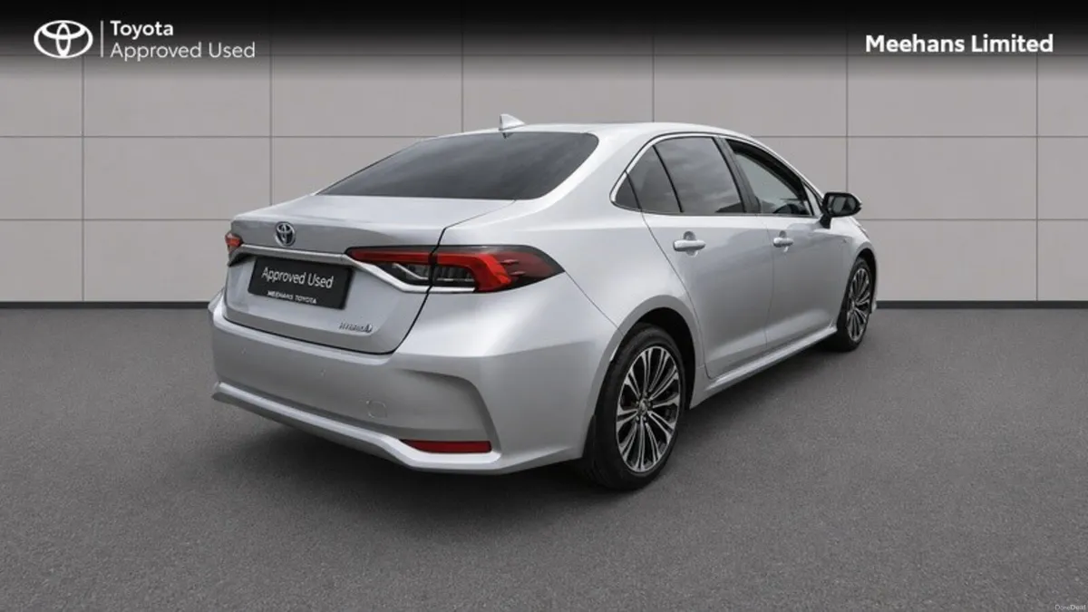 Toyota Corolla COROLLA LUNA SPORT SALOON - Image 2