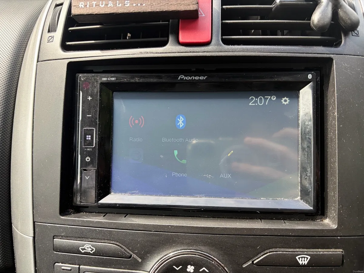 Toyota Auris 2010 - Image 6