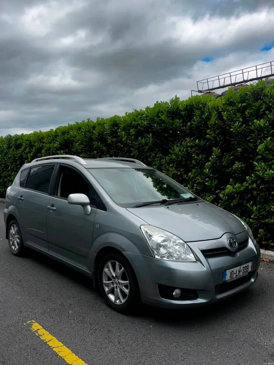 10 Toyota corolla Verso 1.8 auto 7 seater - Image 1
