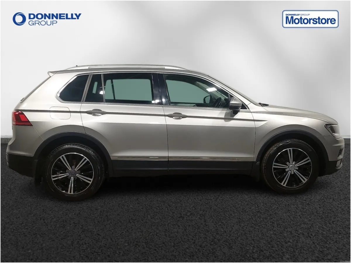 Volkswagen Tiguan Diesel Estate SE - Image 3