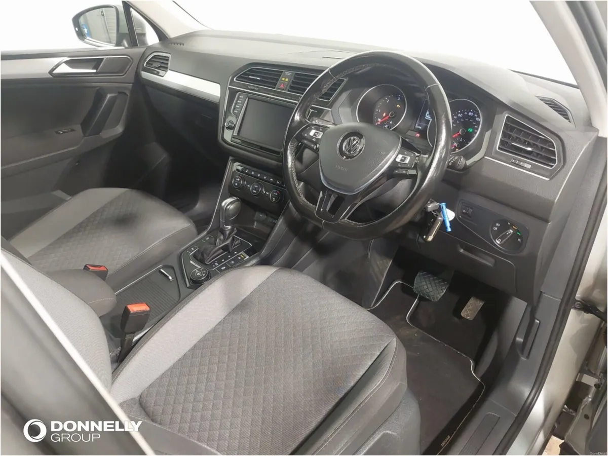 Volkswagen Tiguan Diesel Estate SE - Image 4