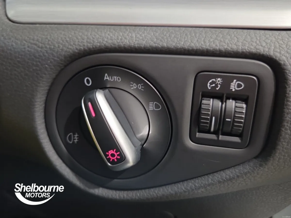 Volkswagen Sharan SE NAVIGATION TSI - Image 5