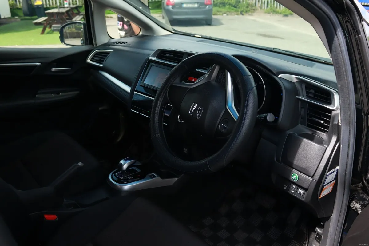 Honda Fit 2017 - Image 4