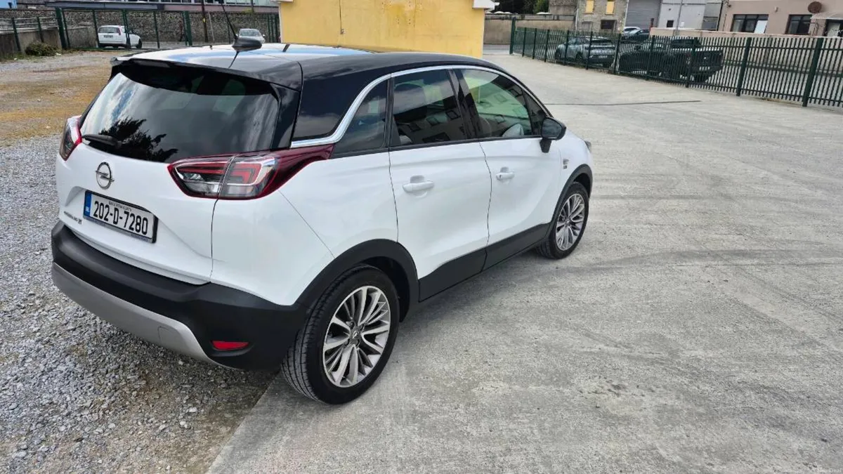 Car - Image 6