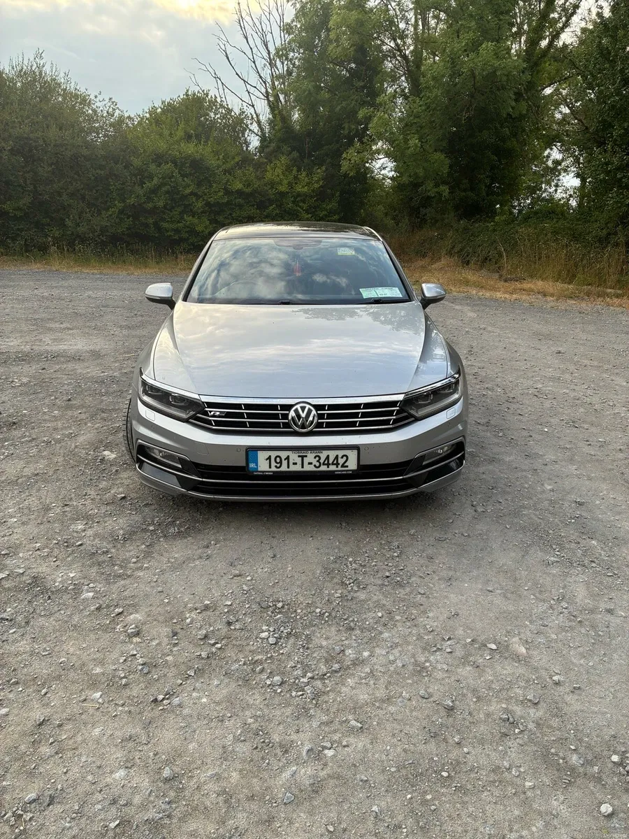 Volkswagen Passat 2.0 Tdi R-Line Edition - Image 2
