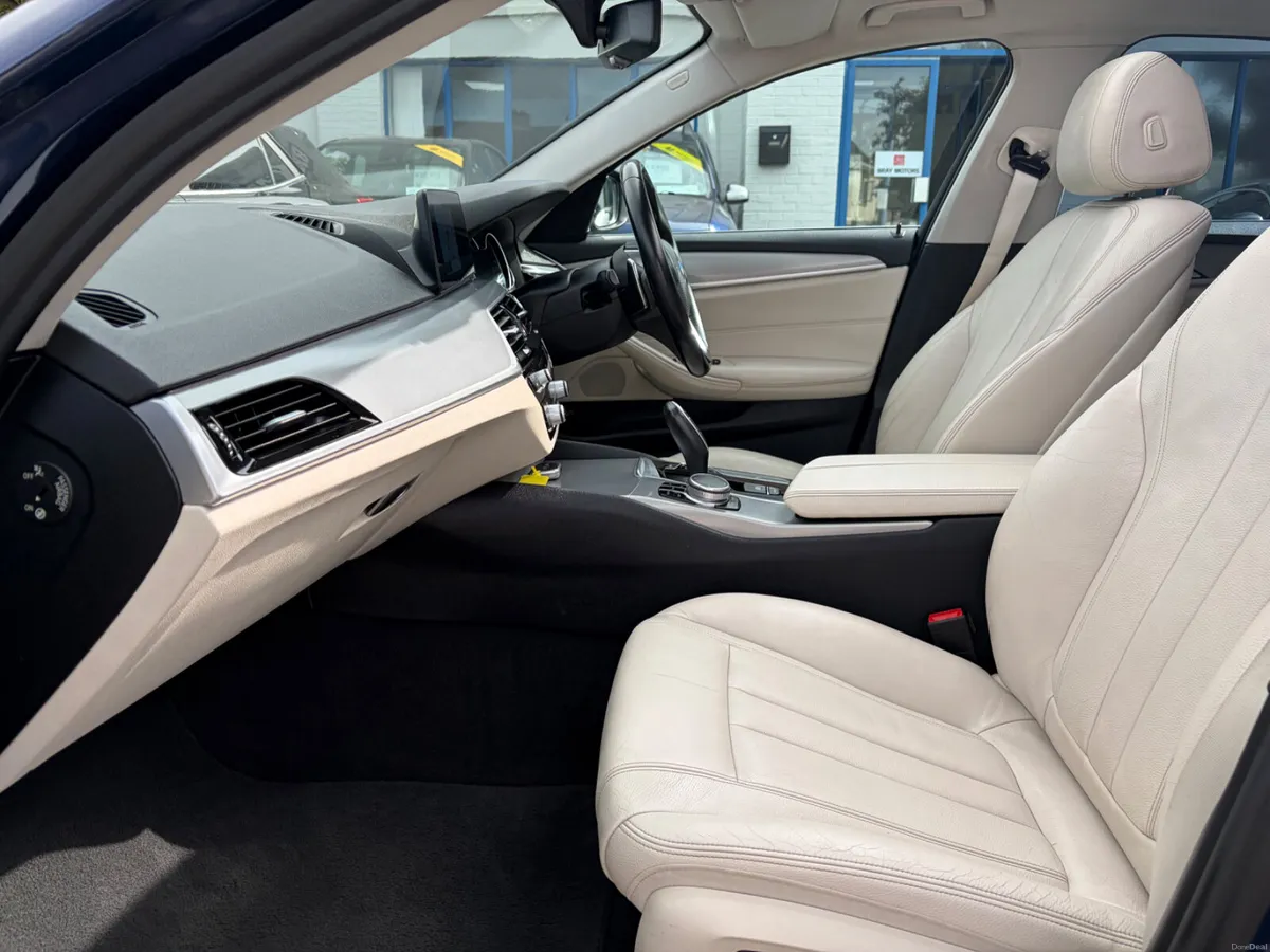 2017 BMW 520d SE AUTO SUNROOF - Image 4