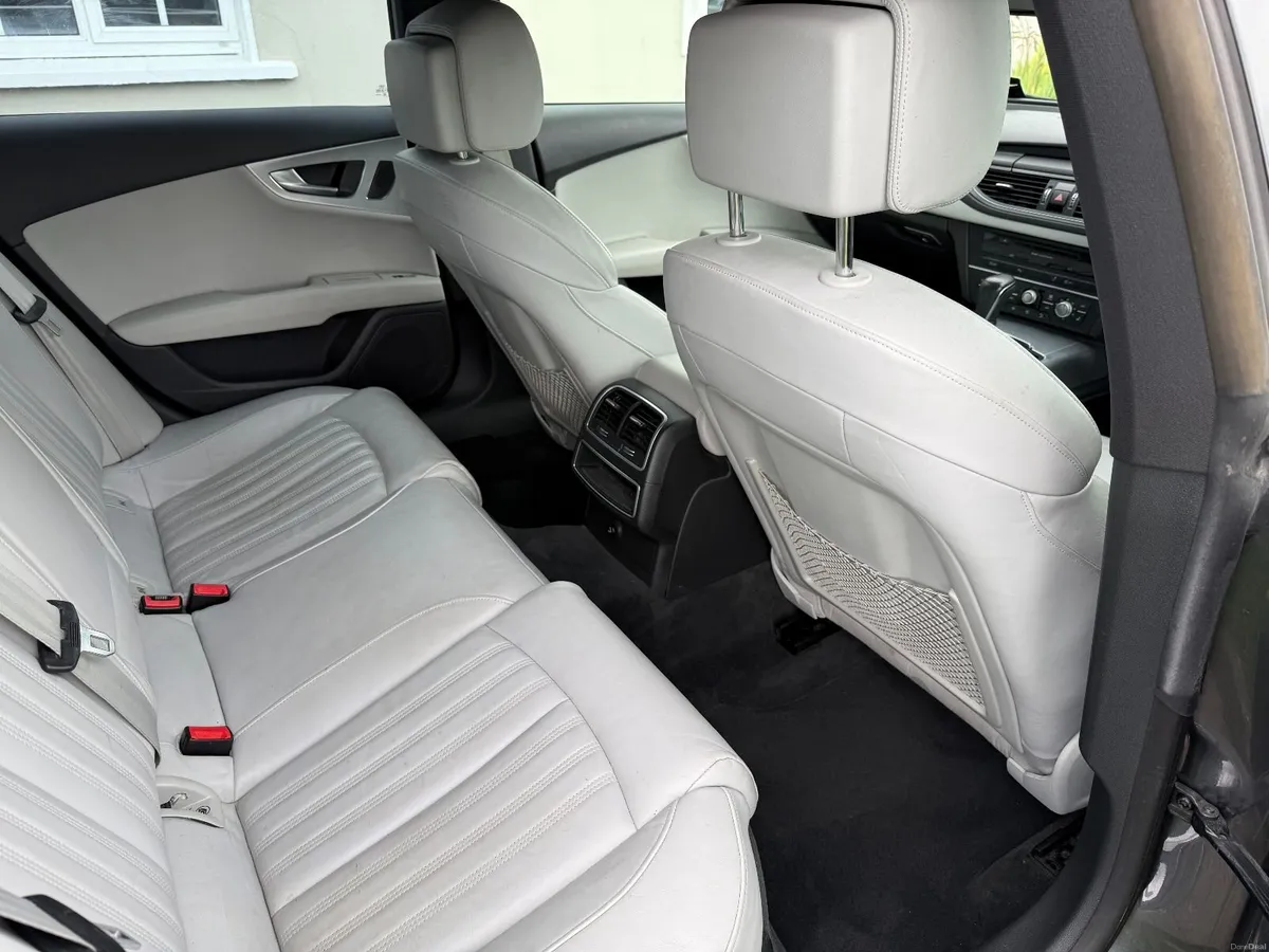 Audi A7 2015 - Image 2