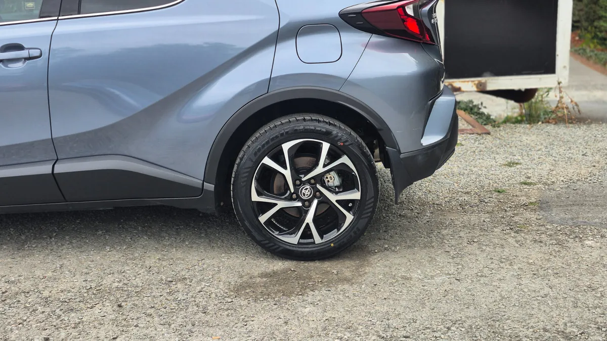 Toyota C-HR 1.8 Hybrid 2023 - Image 6