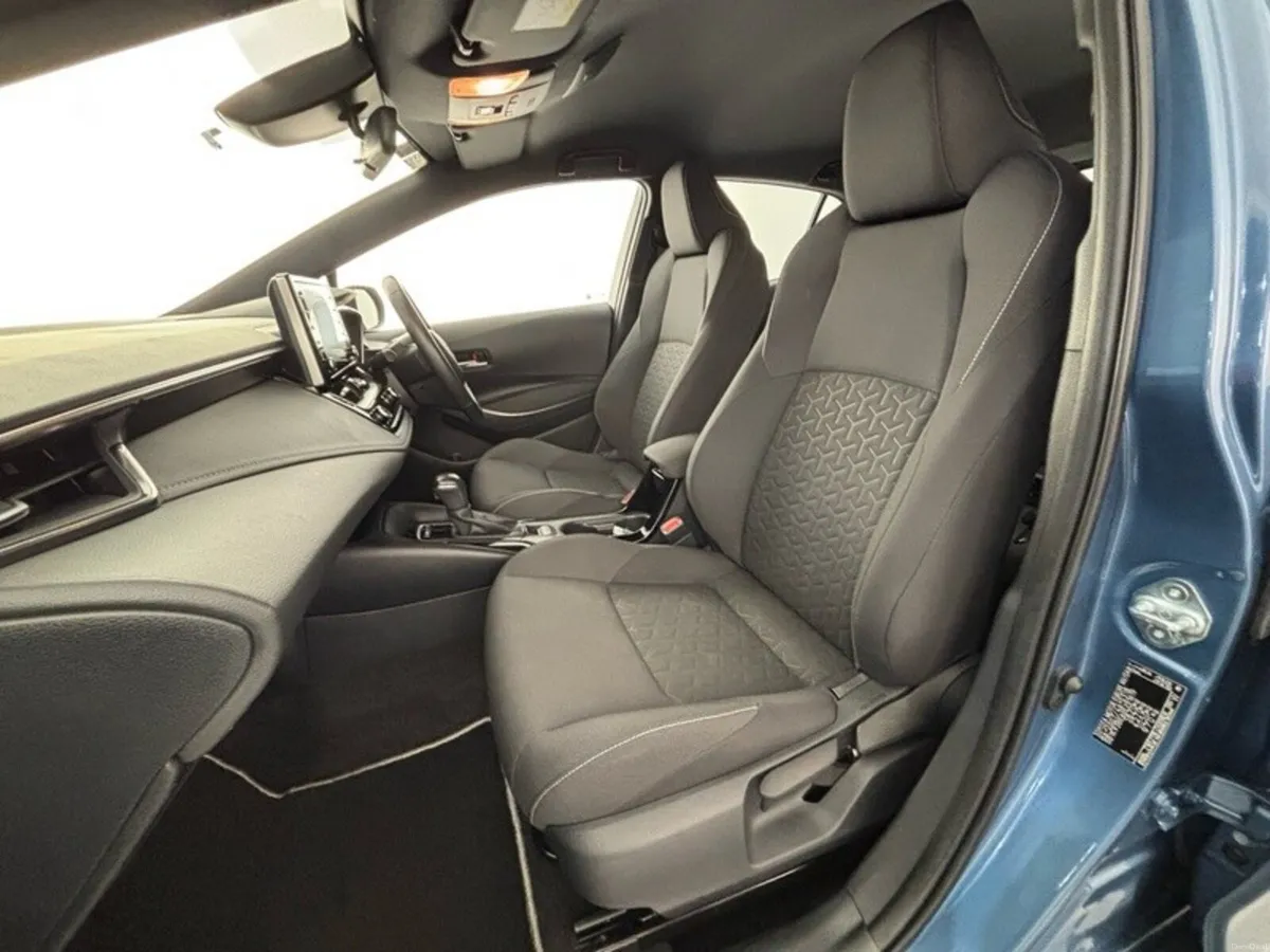 Toyota Corolla LUNA H/B 4DR AUTO HYBRID - Image 6