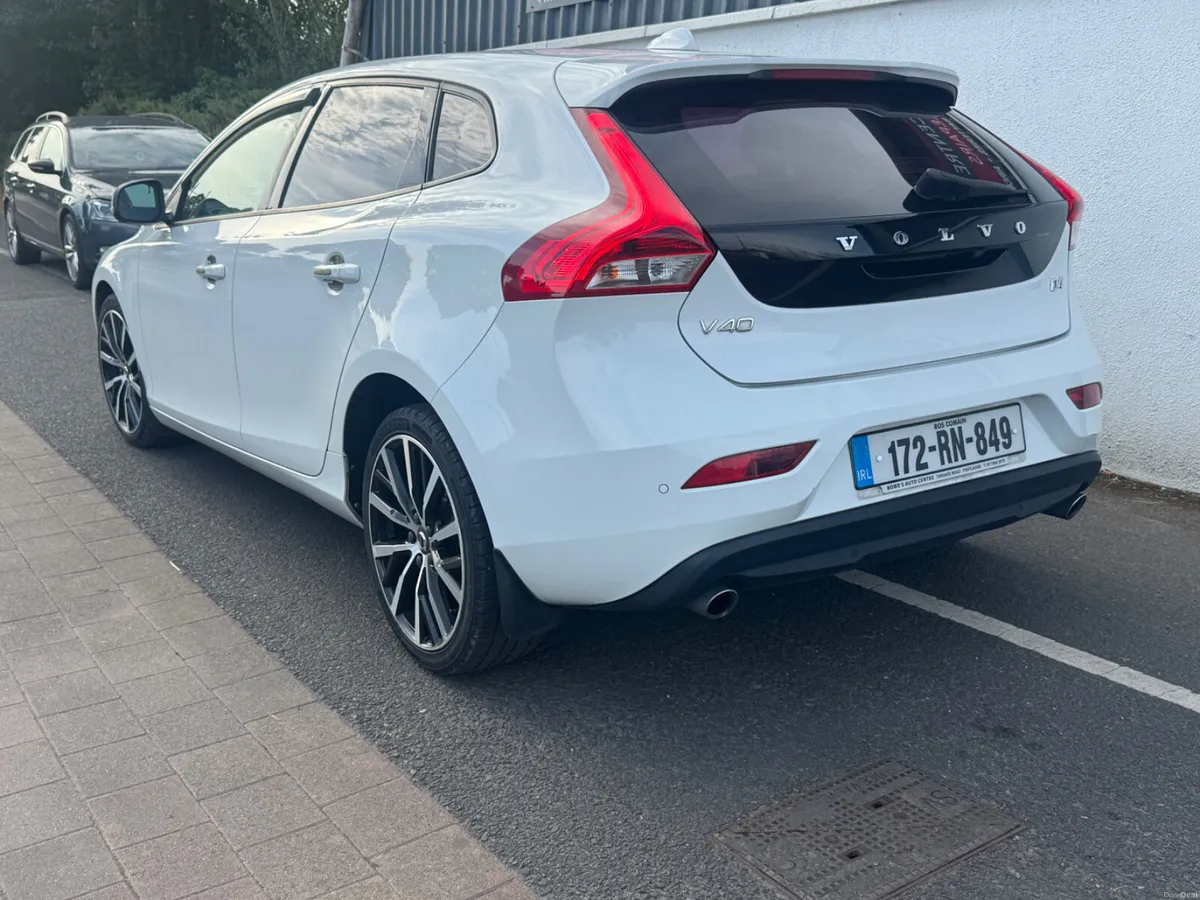 Volvo V40 2017 - Image 6