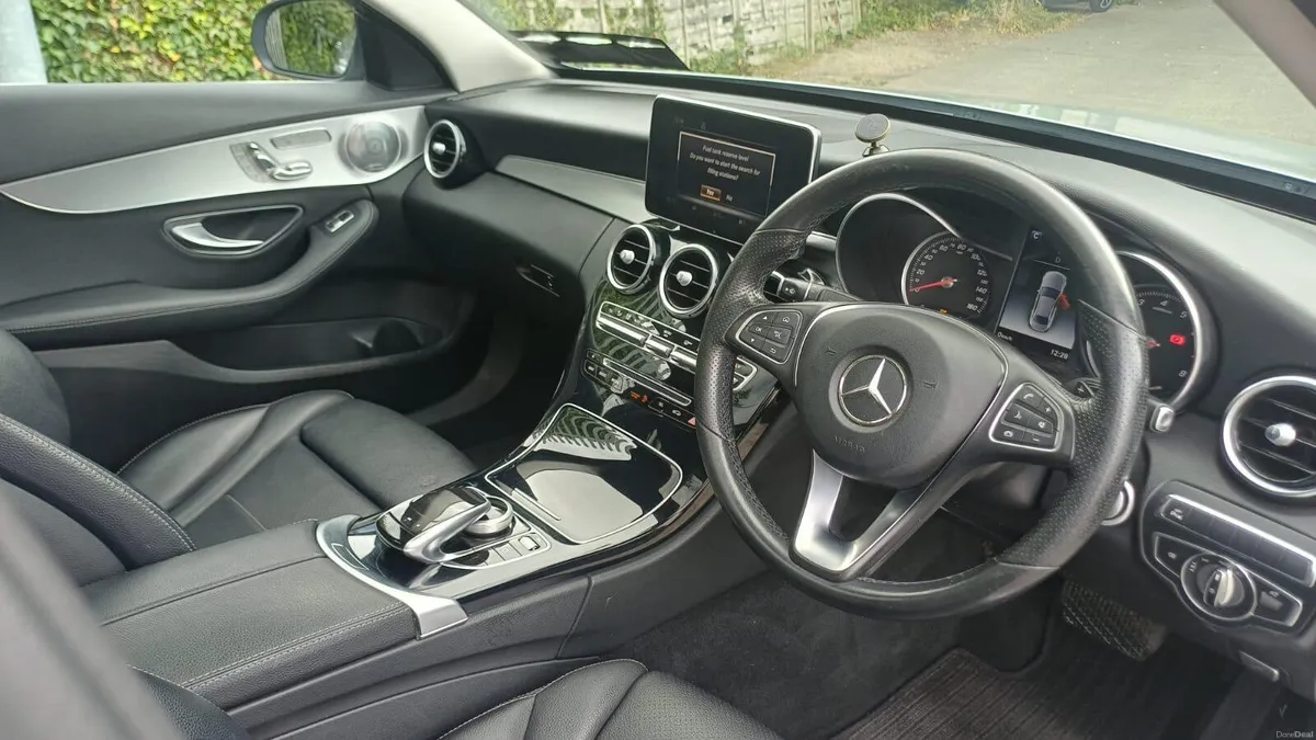 Mercedes-Benz C-Class 2017 - Image 4