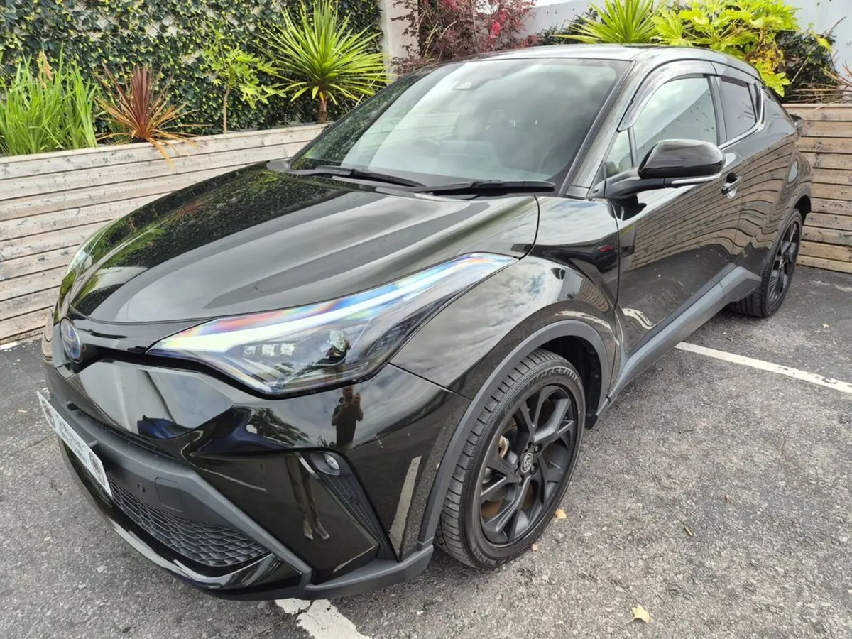 Toyota C-HR 1.8 HYBRID / SOL NERO EDITION WITH SAF - Image 2