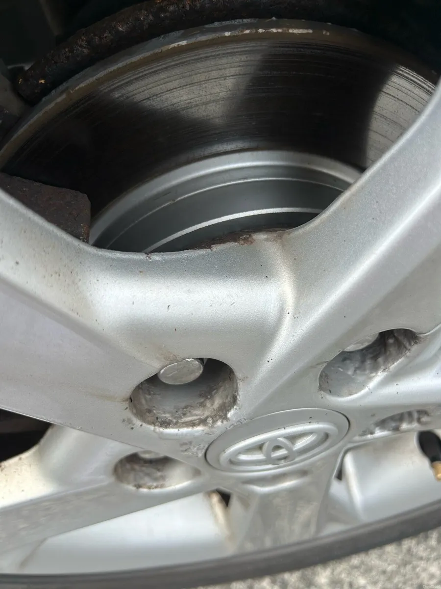 Toyota corrolla - Image 2