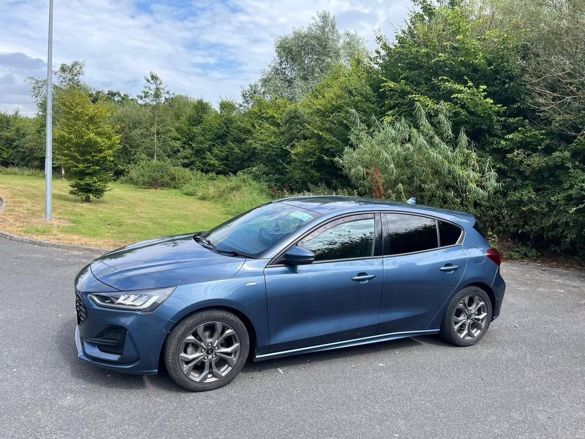 Ford Focus 2022 ST Line Eco Boost - Image 2