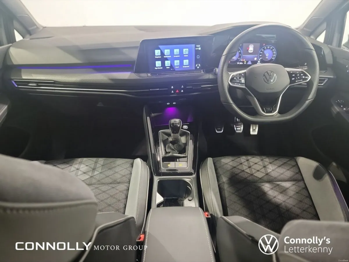 Volkswagen Golf 1.5 TSI 130HP R-Line - Image 4