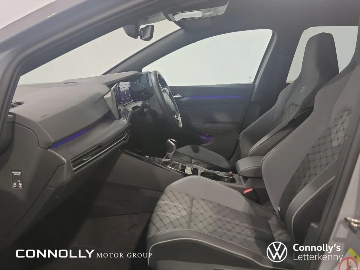 Volkswagen Golf 1.5 TSI 130HP R-Line - Image 5