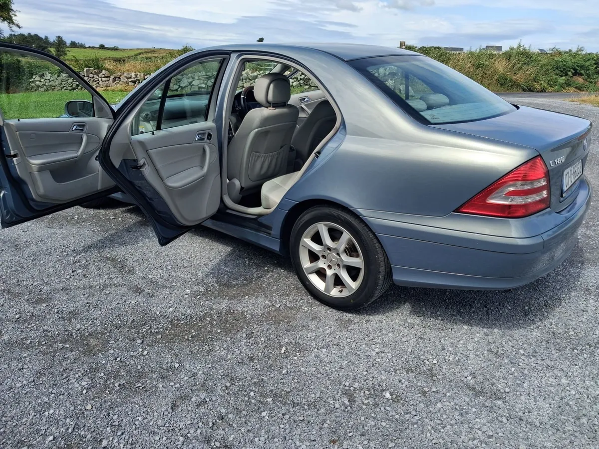 Mercedes-Benz C-Class 2007 - Image 5