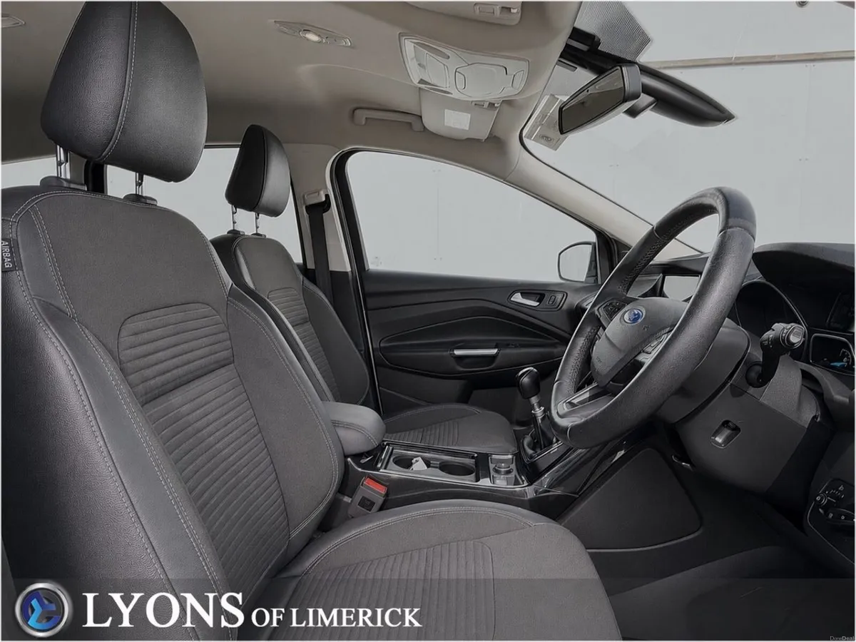 Ford Kuga 1.5TDCi 120PS FWD Titanium - Image 3