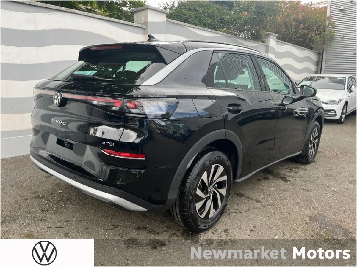 Volkswagen T-Roc LIFE PLUS 1.5TSI AUTOMATIC MHEV 1 - Image 4