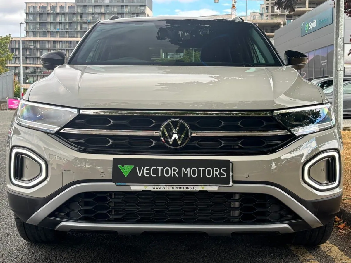 Volkswagen T-Roc STYLE BLACK PACK TDI AUTO 12 MONT - Image 3