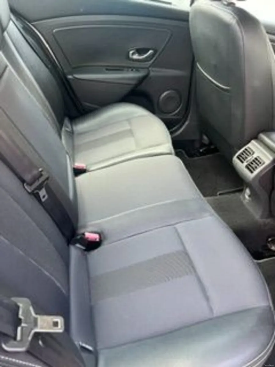 Renault Fluence 2011 - Image 4