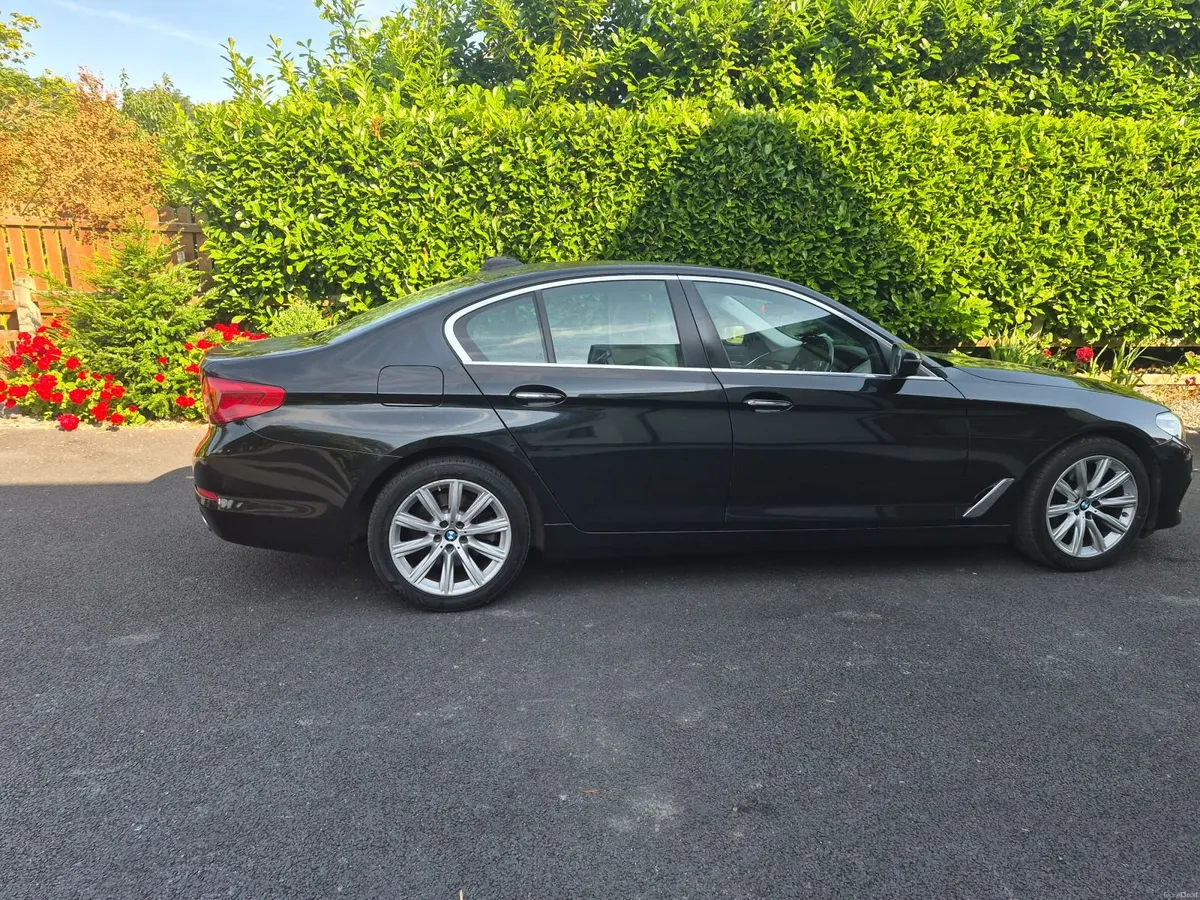 BMW 5-Series  520d SE Automatic 2017 - Image 5