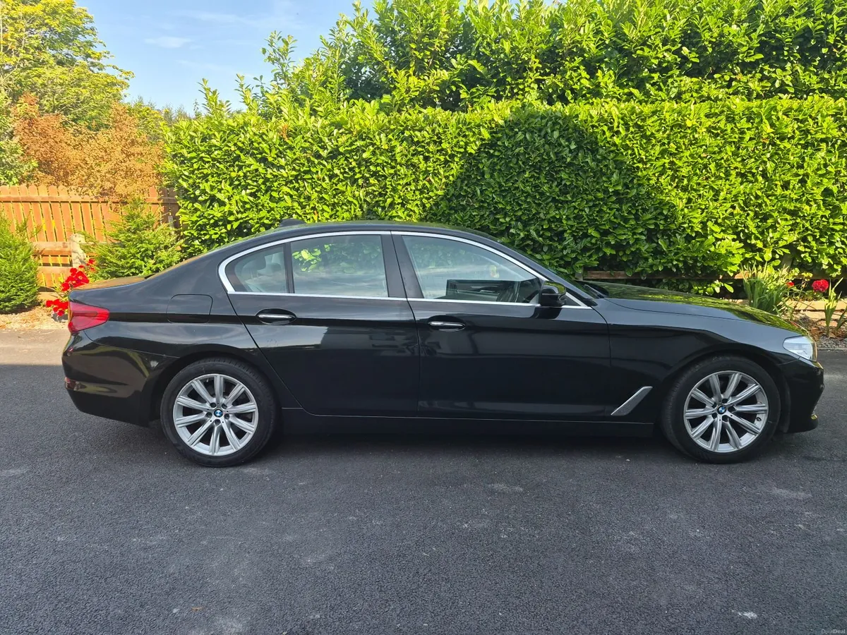 BMW 5-Series  520d SE Automatic 2017 - Image 6