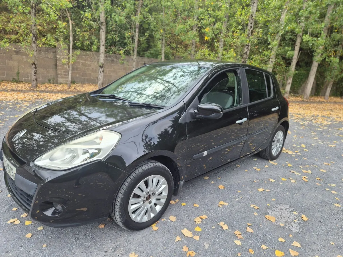 Renault Clio 2011 - Image 2