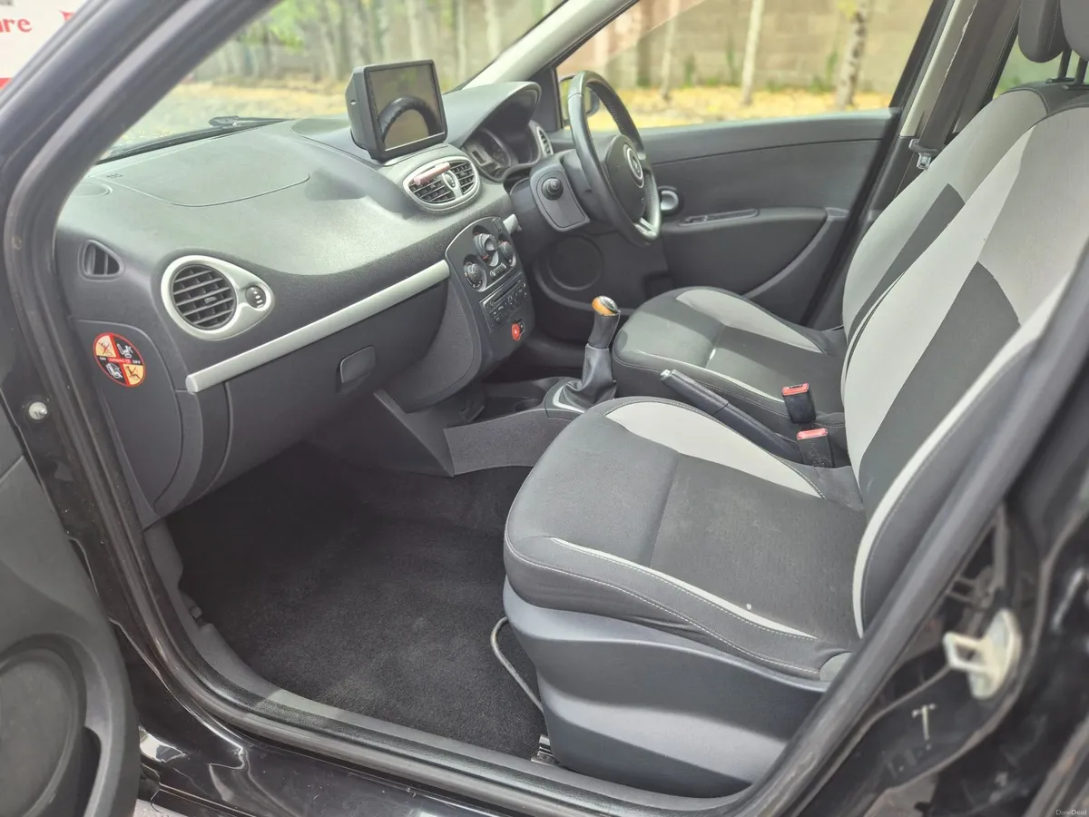 Renault Clio 2011 - Image 6