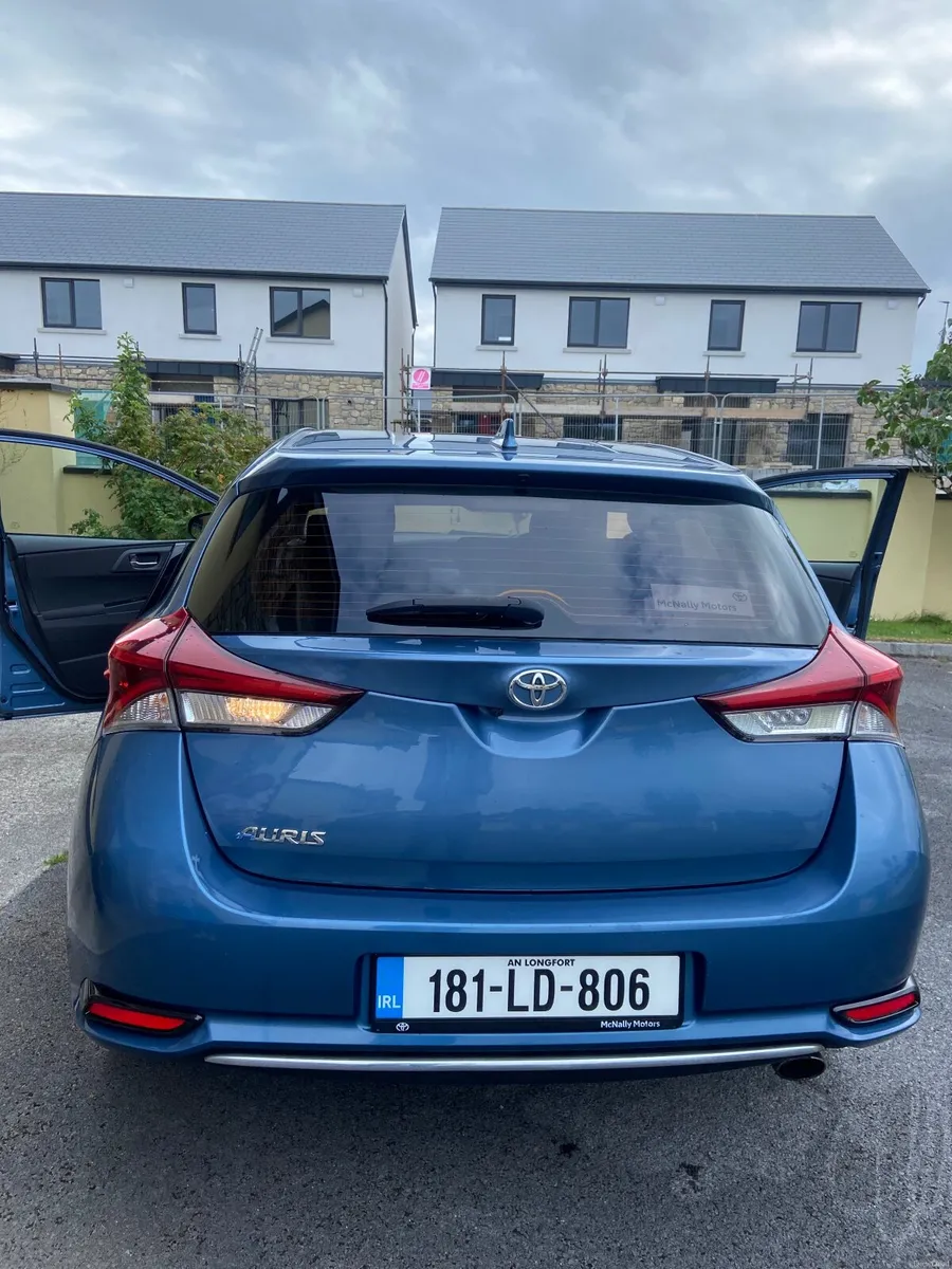 Toyota Auris 2018 - Image 2