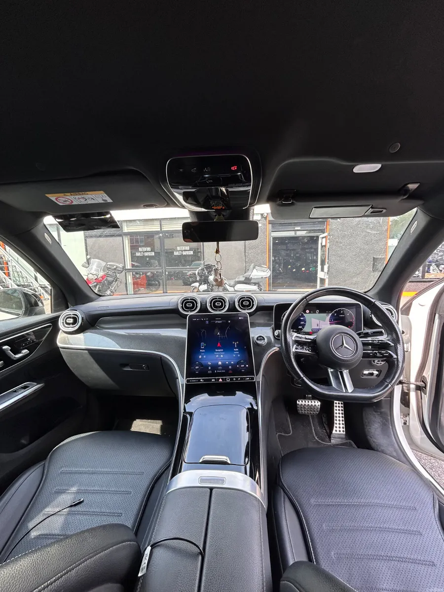 2023 Mercedes-Benz GLC220d - Image 3