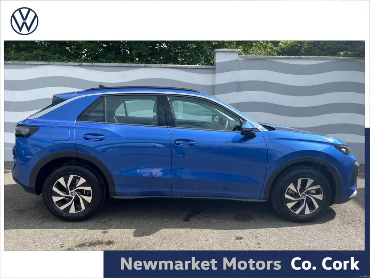 Volkswagen T-Roc LIFE PLUS 116BHP MHEV AUTOMATIC 1 - Image 3