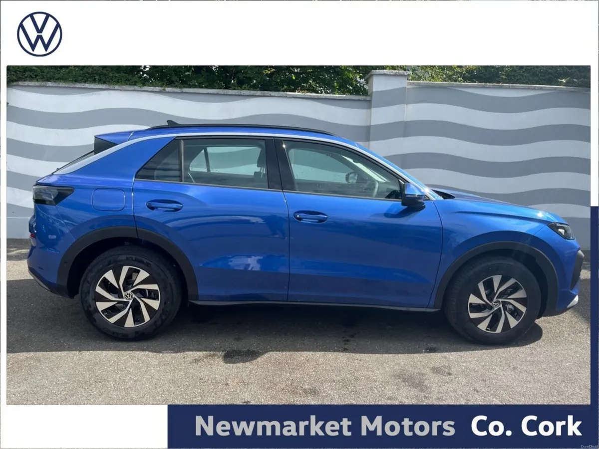 Volkswagen T-Roc LIFE PLUS 116BHP MHEV AUTOMATIC 1 - Image 3