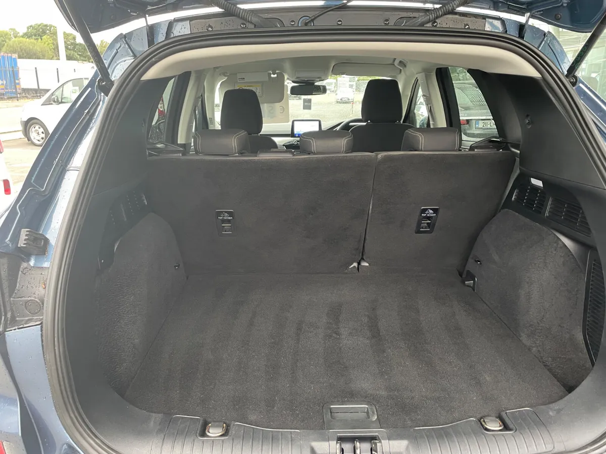 Ford Kuga 2021 - Image 6