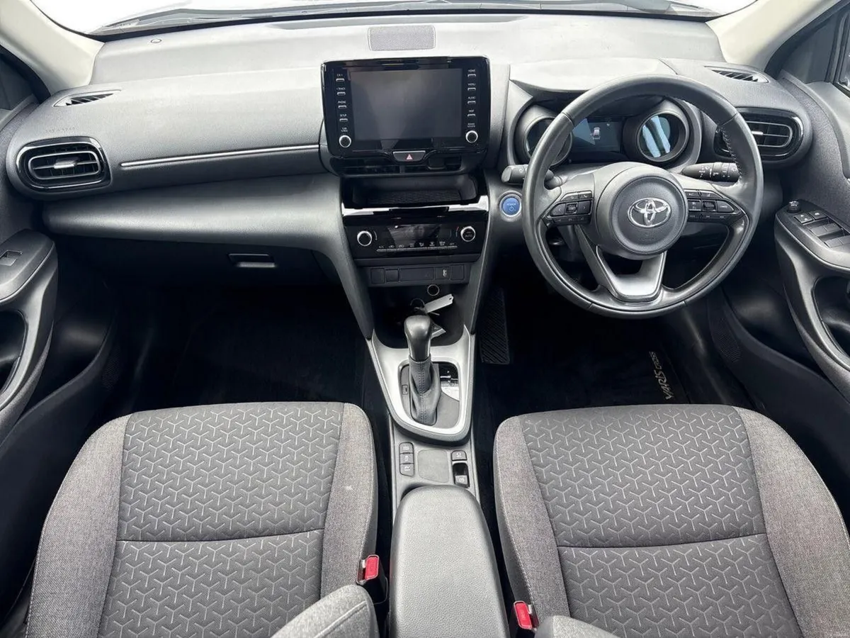 Toyota Yaris Cross 1.5 Hybrid CVT Luna - Image 2