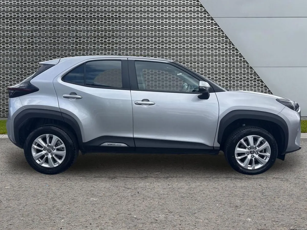 Toyota Yaris Cross 1.5 Hybrid CVT Luna - Image 6