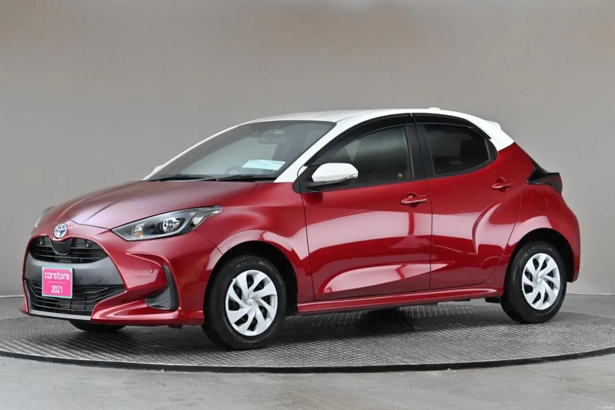 Toyota Yaris 1.5 PETROL HYBRID **BI-TONE ROOF**REV - Image 4