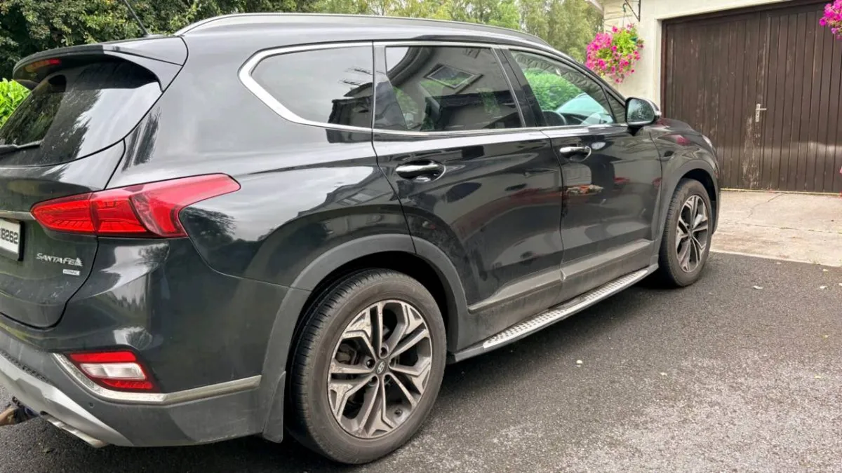 182 Hyundai Santa Fe - Image 2