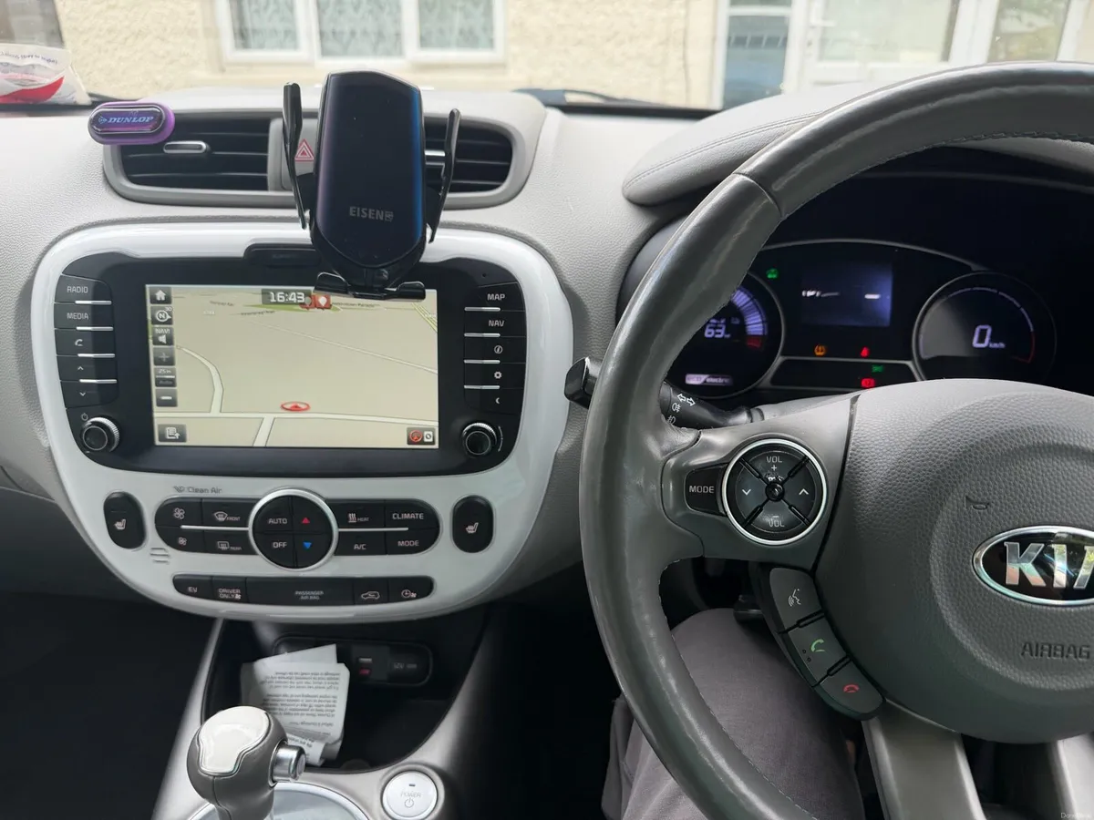 Car - Image 6