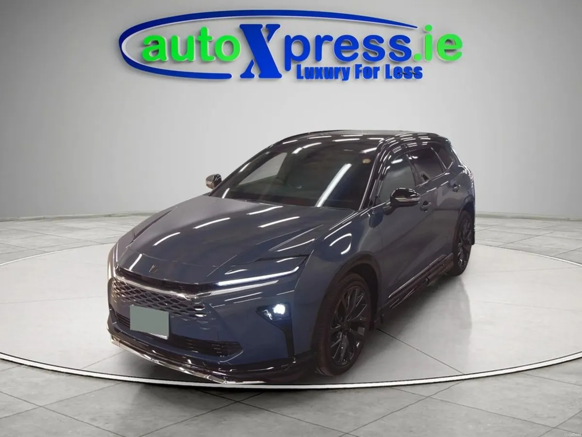 Toyota Crown 4 WD ESTATE, 360 camera, Ultra Low mi - Image 5
