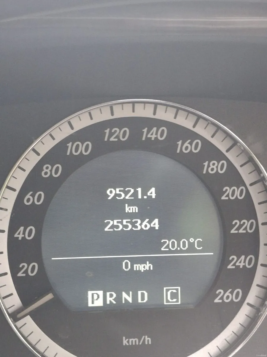 Mercedes-Benz E-Class 2010 - Image 6