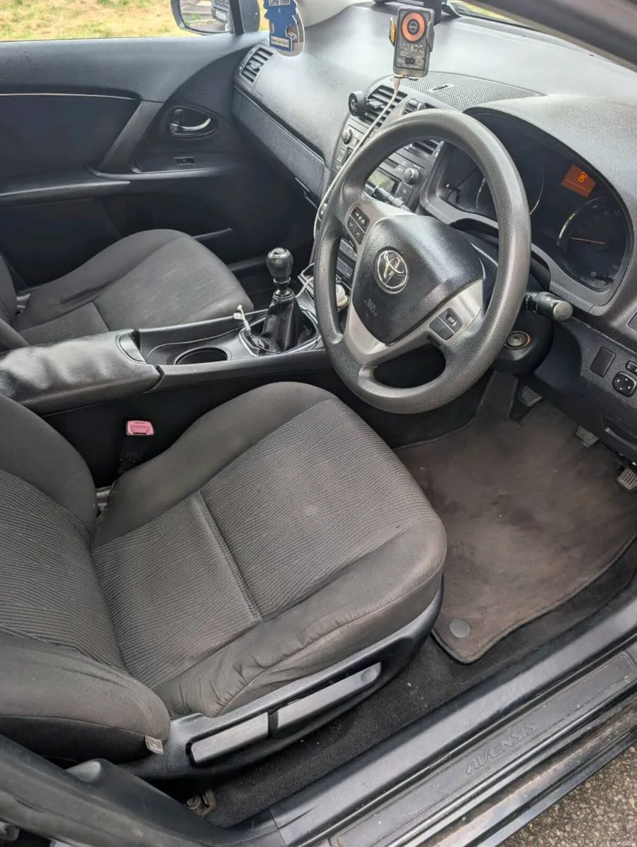 Toyota Avensis - Image 5