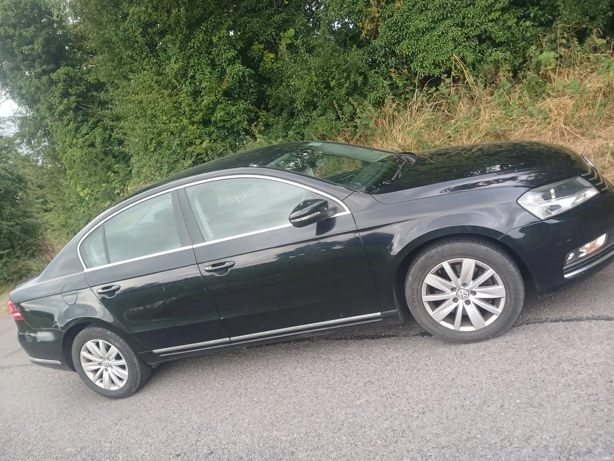 Volkswagen Passat 2011 - Image 4
