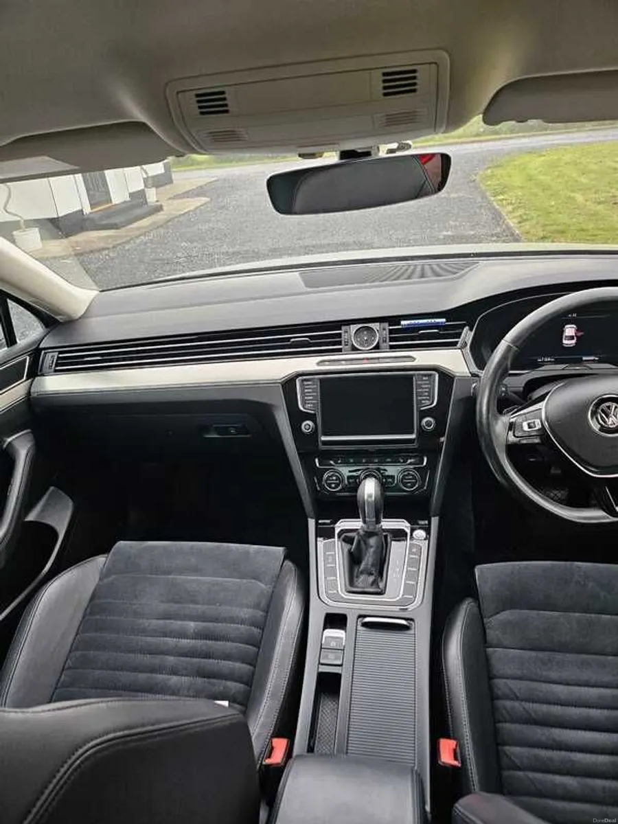 2016 Volkswagen Passat - Image 6