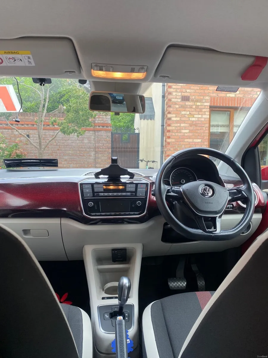 Volkswagen up! 2018 - Image 6