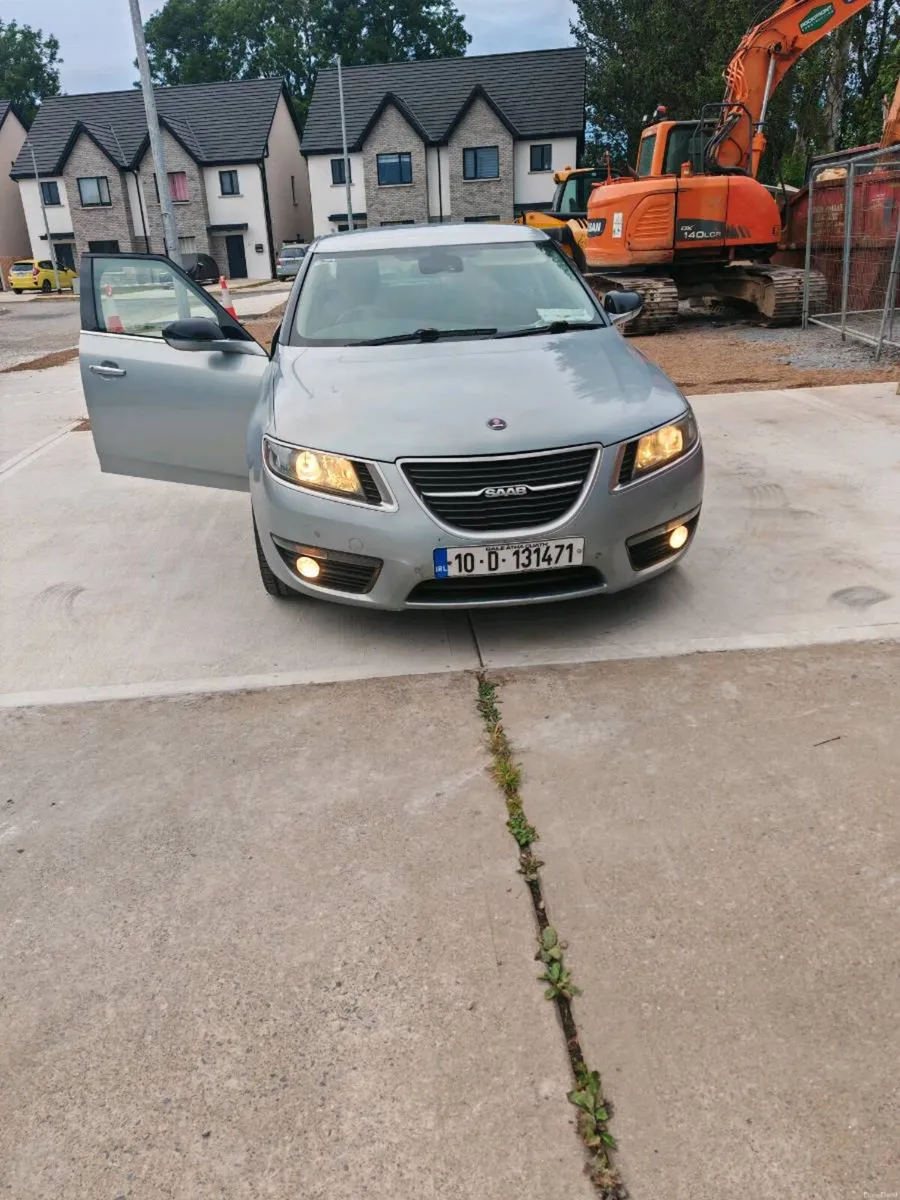 Saab 9-5 Vector - Image 1